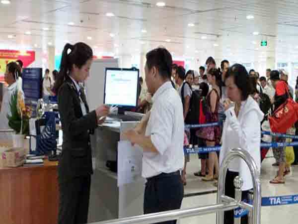 Người đang bị truy cứu trách nhiệm hình sự hoặc có liên quan đến công tác tội phạm thì chắc chắn công dân đó sẽ bị cấm xuất cảnh